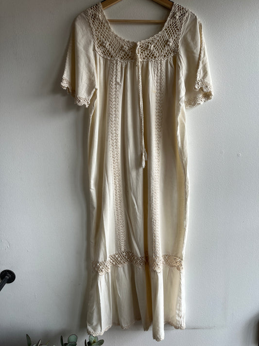 Vintage 1970s Linen and Crochet Dress - La Lovely Vintage 