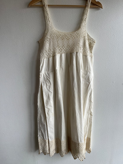 Vintage Linen and Crochet Dress - La Lovely Vintage 