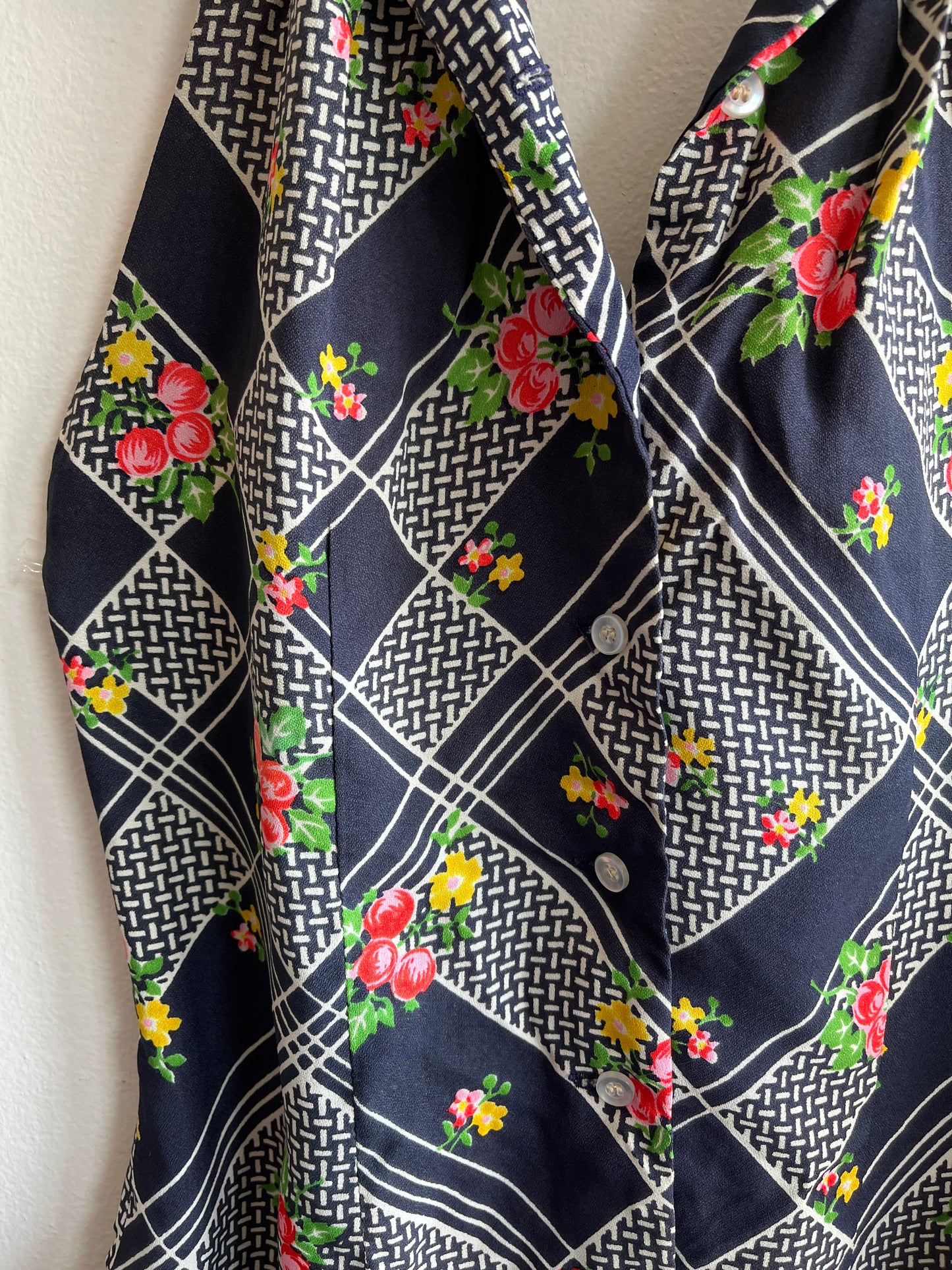 Vintage 1960/70’s Cut-Out Floral Blouse - La Lovely Vintage 