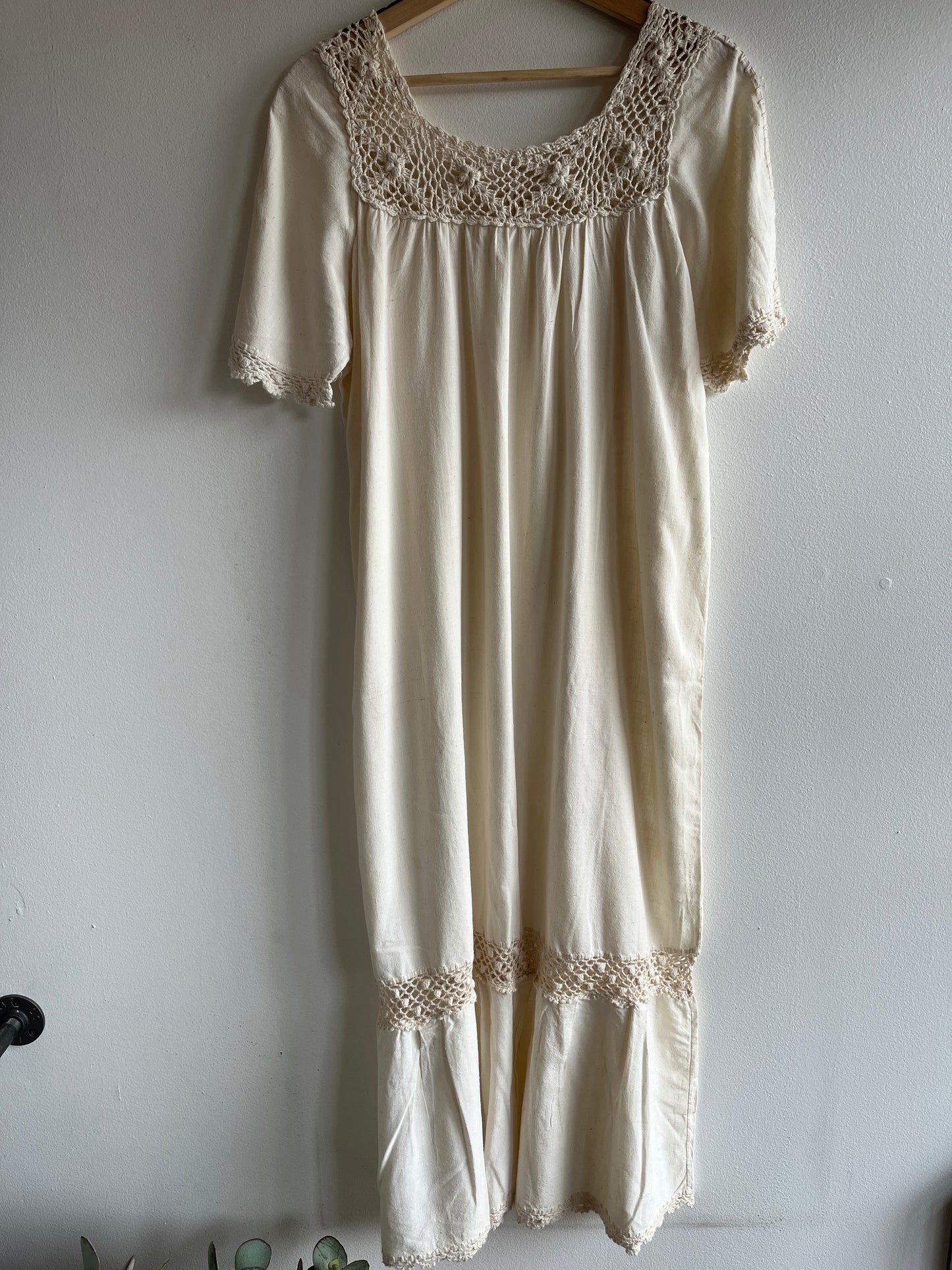 Vintage 1970s Linen and Crochet Dress - La Lovely Vintage 