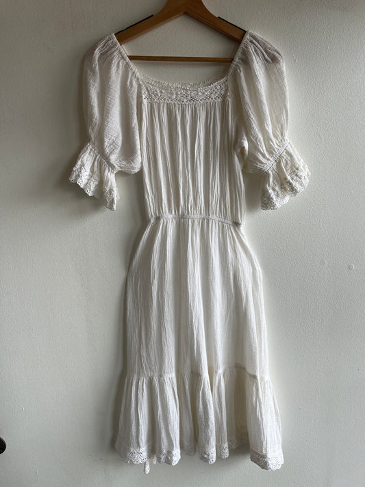 Vintage 1980’s Linen and Crochet Dress - La Lovely Vintage 