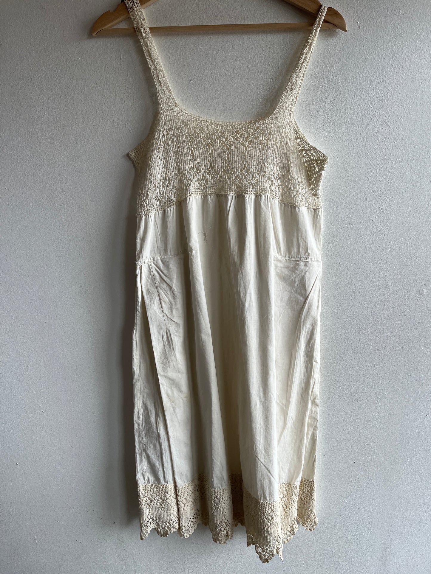 Vintage Linen and Crochet Dress - La Lovely Vintage 