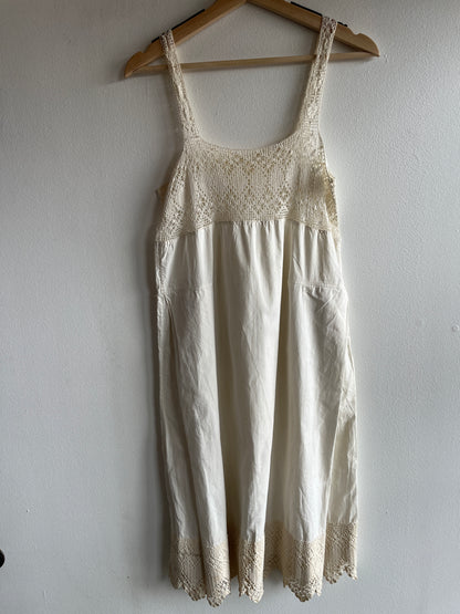 Vintage Linen and Crochet Dress - La Lovely Vintage 