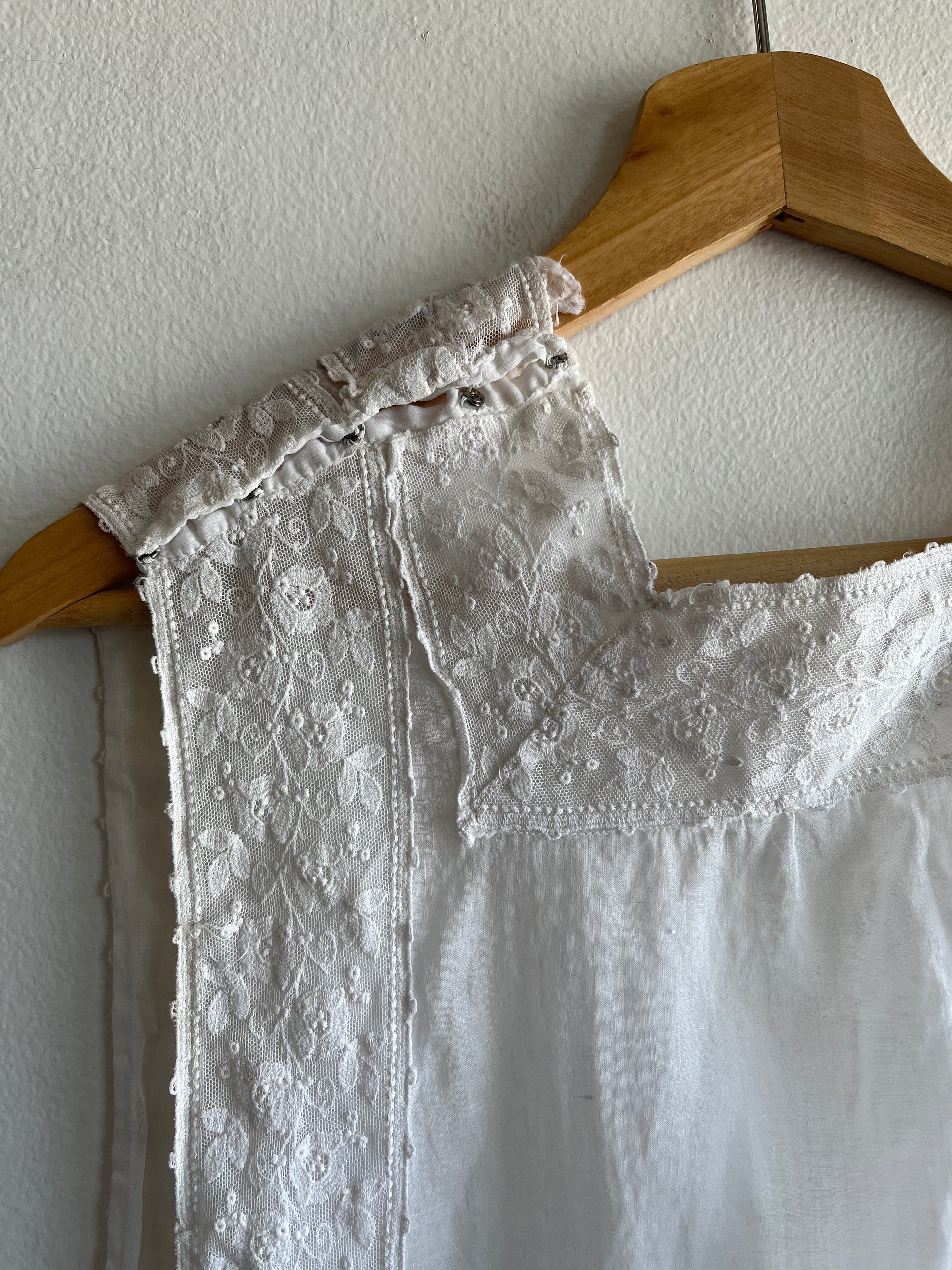 Vintage Edwardian Sleeveless White Blouse - La Lovely Vintage 