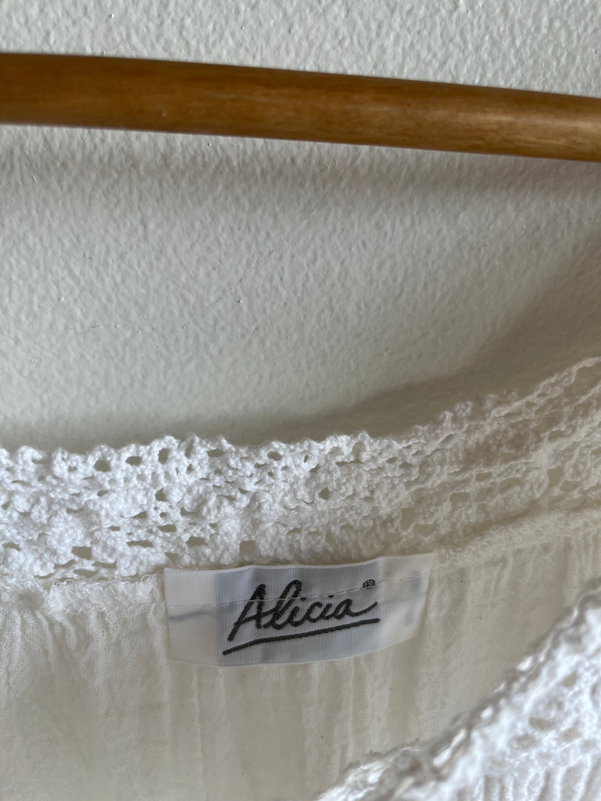 Vintage 1980’s Linen and Crochet Dress - La Lovely Vintage 