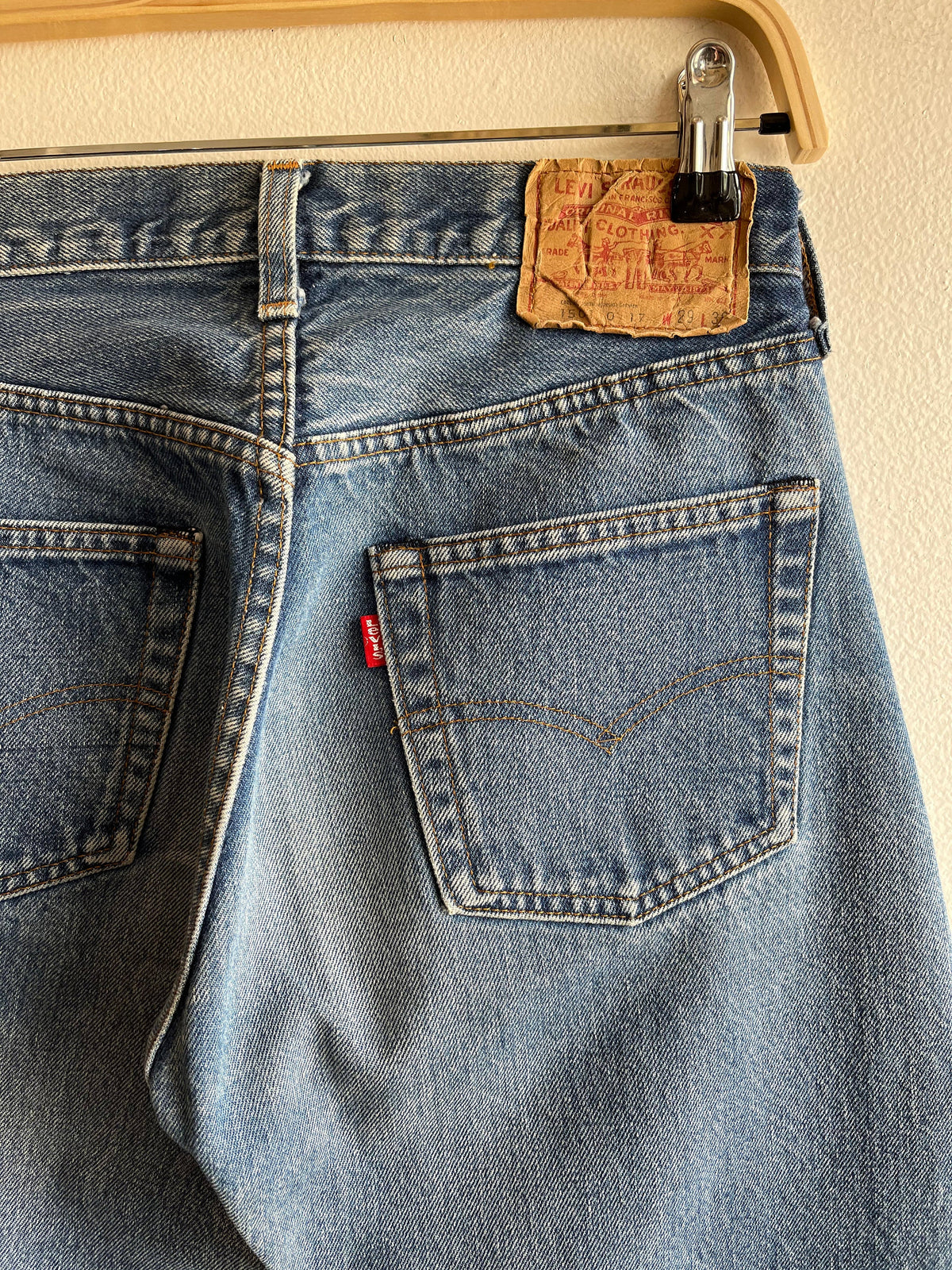 Vintage 1980’s Levi’s 501 Selvedge Denim Jeans - La Lovely Vintage 