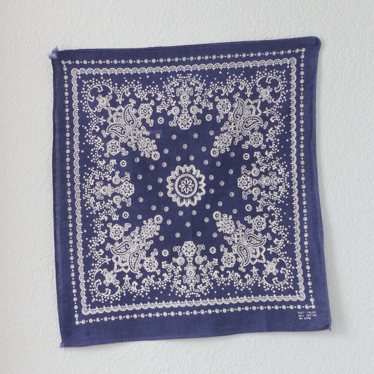 Vintage Single Selvedge Fast Color Bandana RN#23733 - La Lovely Vintage 