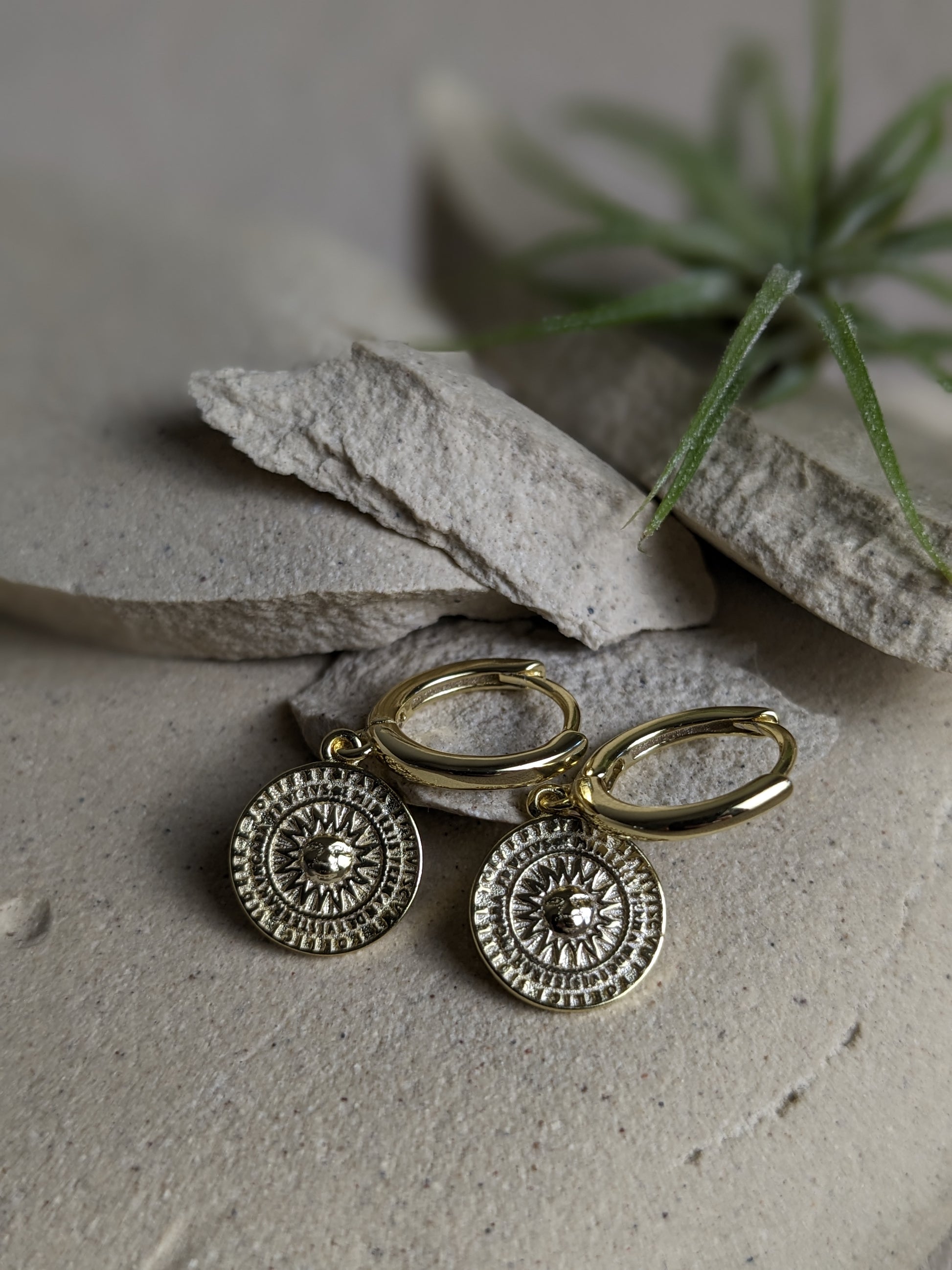 Gold Sundial Hoop Earrings - La Lovely Vintage 