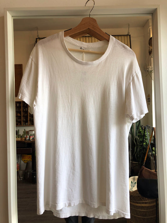 Vintage Distressed White Tee - La Lovely Vintage 