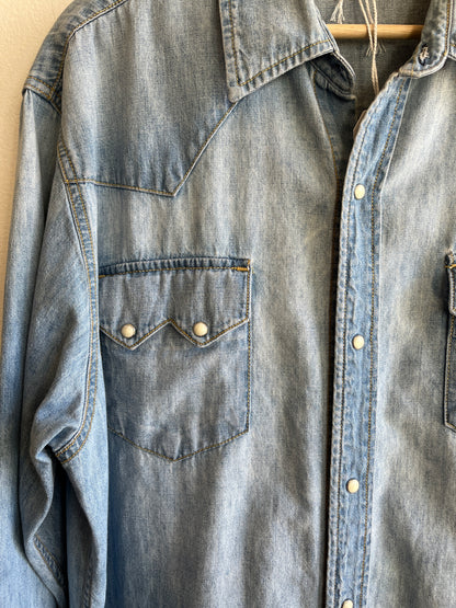 Vintage 1970’s Denim Western Pearl Snap Shirt - La Lovely Vintage 