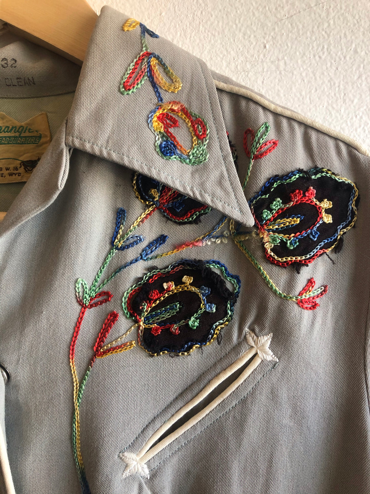 Vintage 1940/1950’s “The Wrangler” Gabardine Embroidered Western Shirt - La Lovely Vintage 