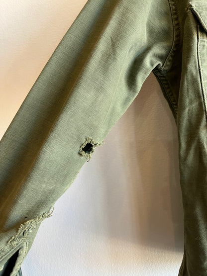 Vintage 1960’s Vietnam Issue Cotton Sateen Button-Up Shirt - La Lovely Vintage 