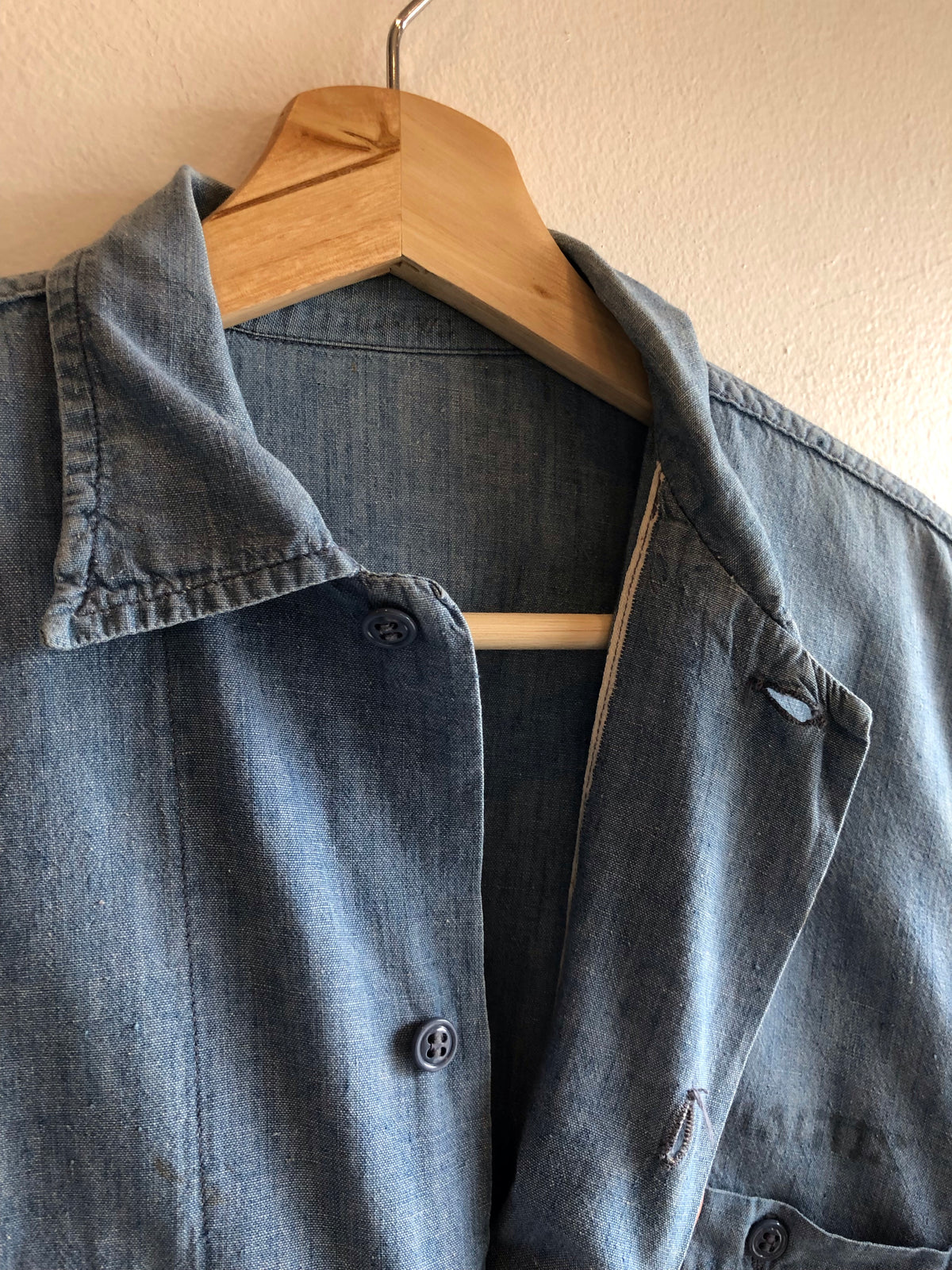 Vintage 1940’s WWII Era Selvedge Chambray Button Up Shirt - La Lovely Vintage 
