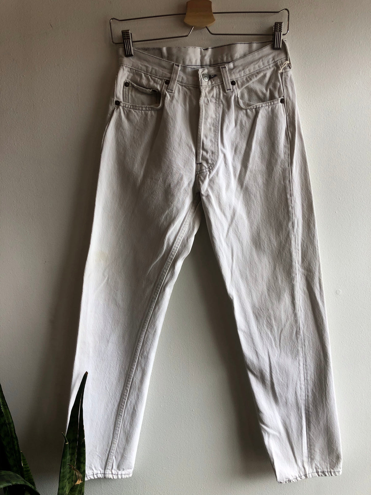 Vintage 1980’s Contrast Stitch White Denim Levi’s 501 Jeans - La Lovely Vintage 