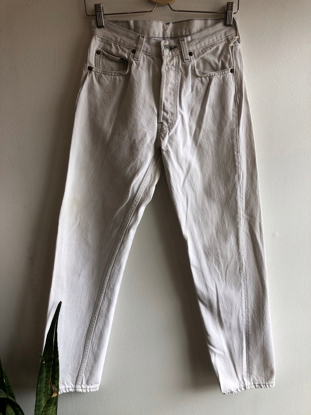Vintage 1980’s Contrast Stitch White Denim Levi’s 501 Jeans - La Lovely Vintage 