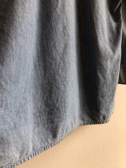 Vintage 1940’s WWII Era Selvedge Chambray Button Up Shirt - La Lovely Vintage 