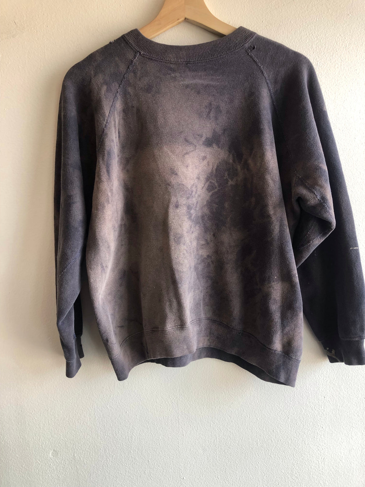 Vintage 1960’s Sun-faded Blank Navy Sweatshirt - La Lovely Vintage 