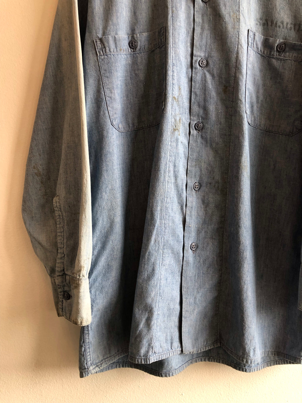 Vintage 1940’s WWII Era Selvedge Chambray Button Up Shirt - La Lovely Vintage 