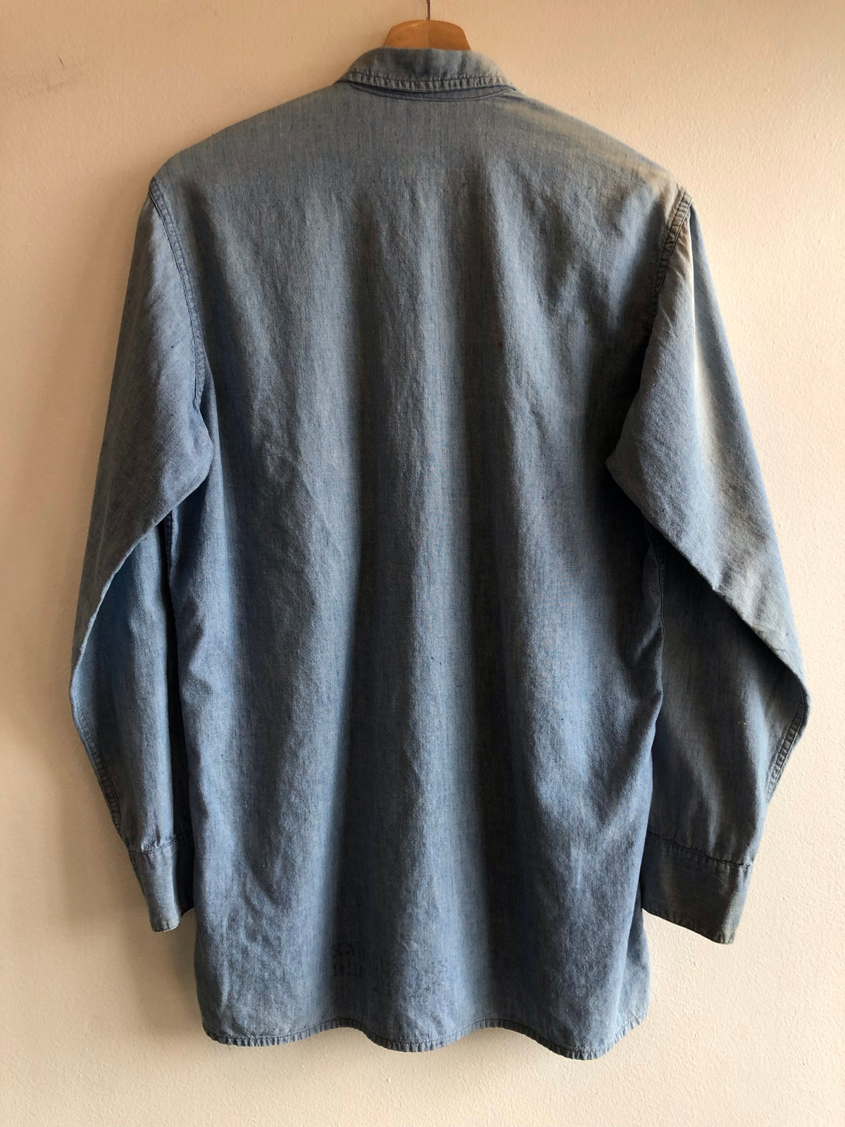 Vintage 1940’s WWII Era Selvedge Chambray Button Up Shirt - La Lovely Vintage 
