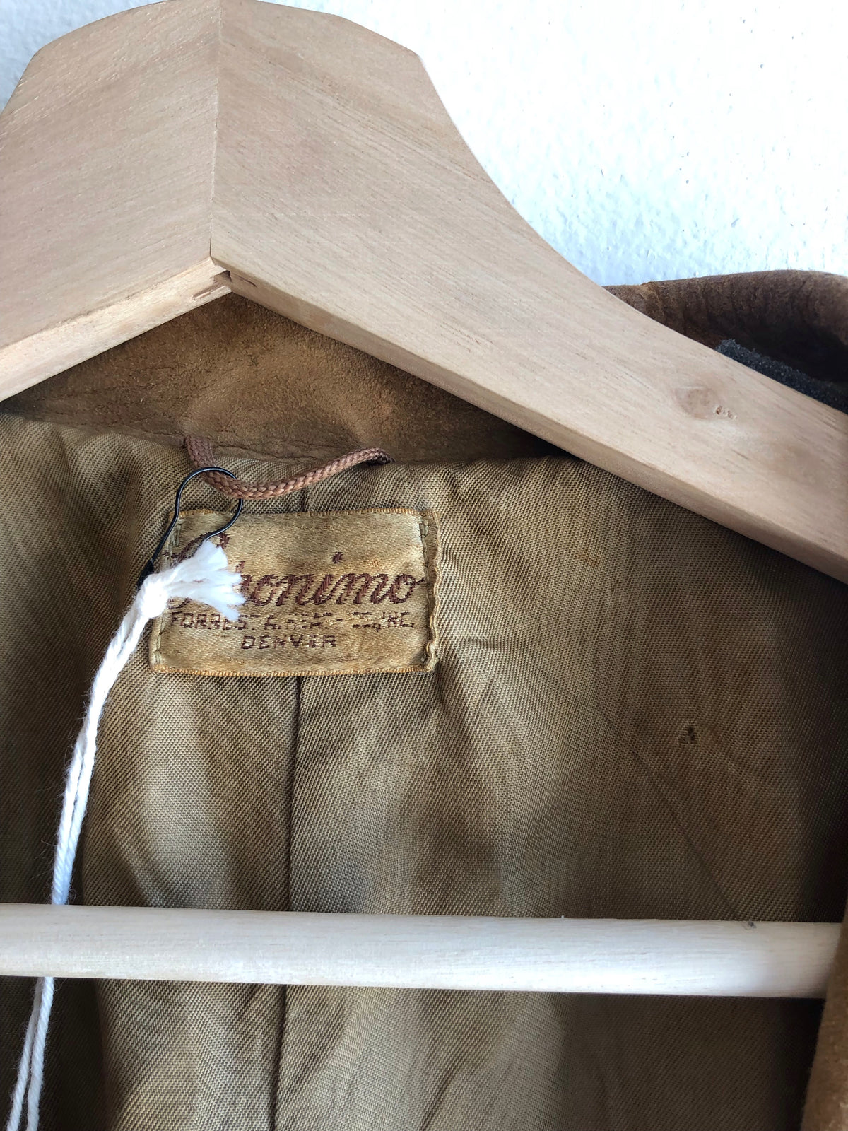 Vintage 1940/1950’s Suede (Buckskin?) Bull-Themed Jacket - La Lovely Vintage 