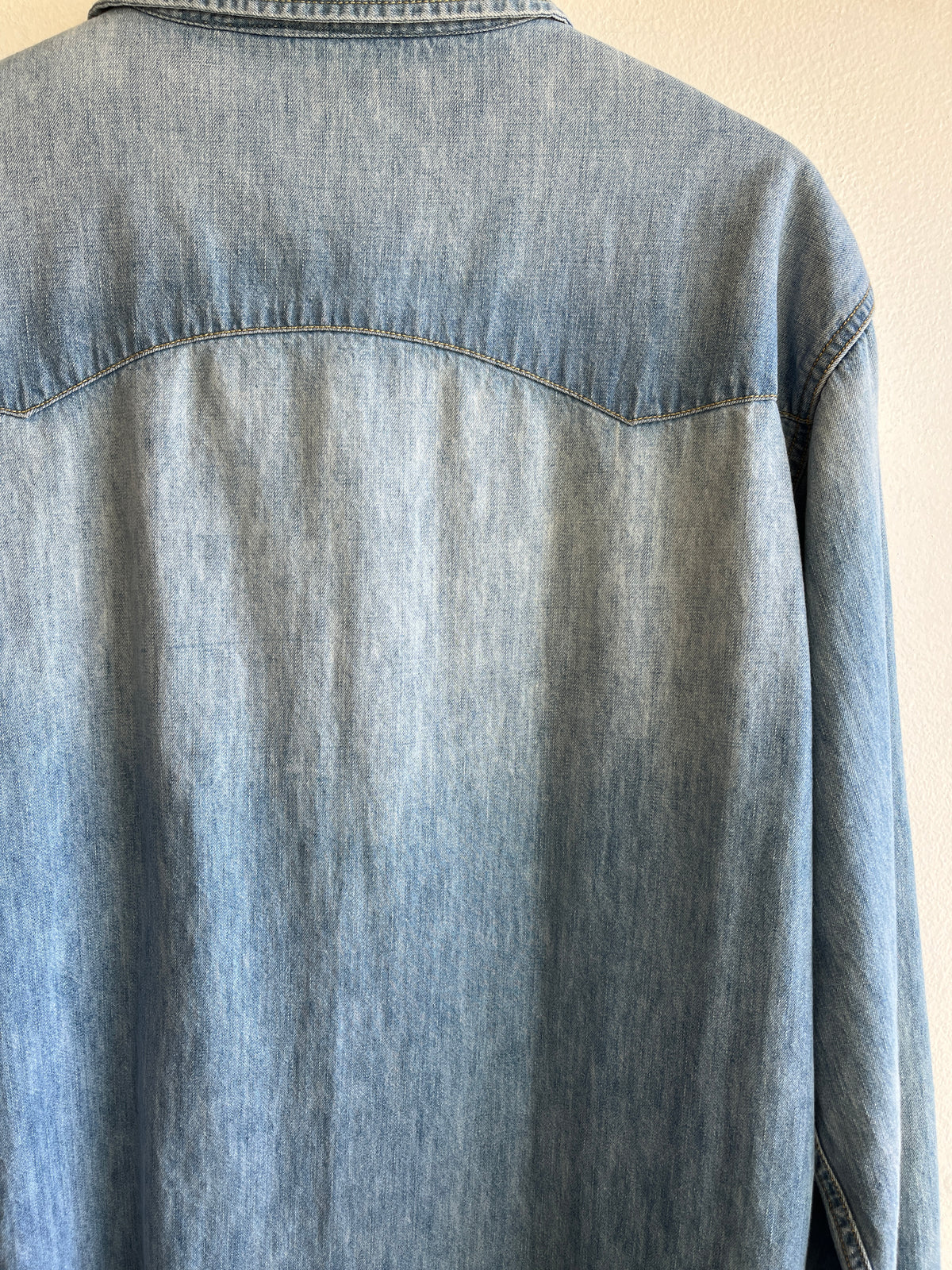 Vintage 1970’s Denim Western Pearl Snap Shirt - La Lovely Vintage 
