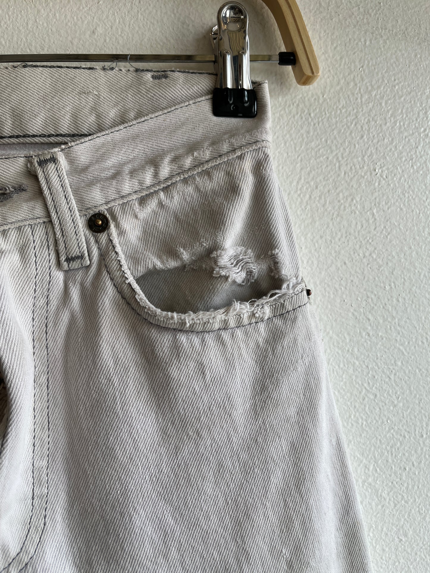 Vintage 1980’s Levi’s 501 Off-White Denim Jeans